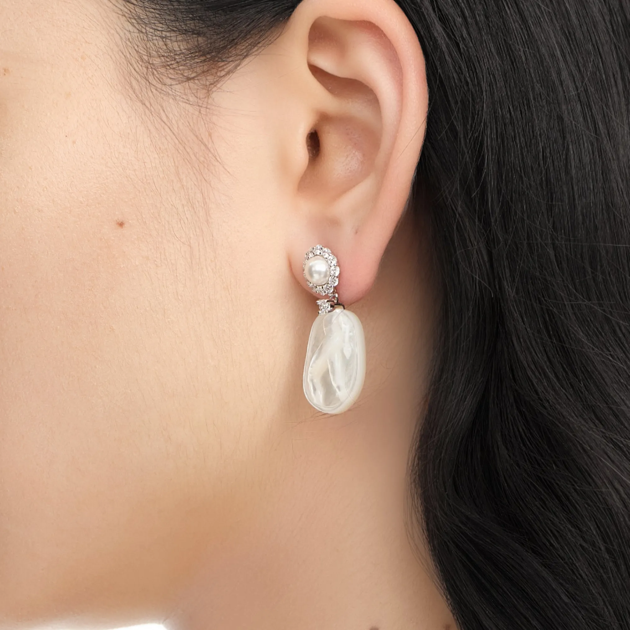 YVMIN X SHUSHUTONG / Shell Sculpture Pearl Drop Earrings
